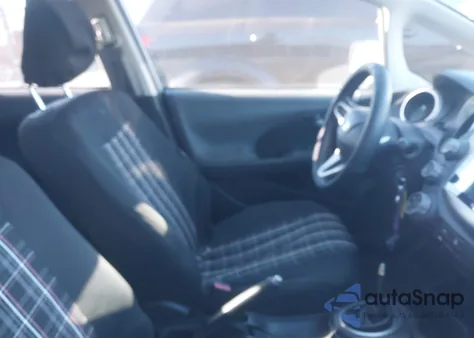 2013 Honda Fit z USA, uszkodzony, nr VIN JHMGE8G32DC013379